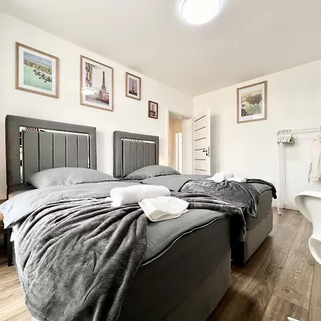 Zentrale 3 Balkon Messe *