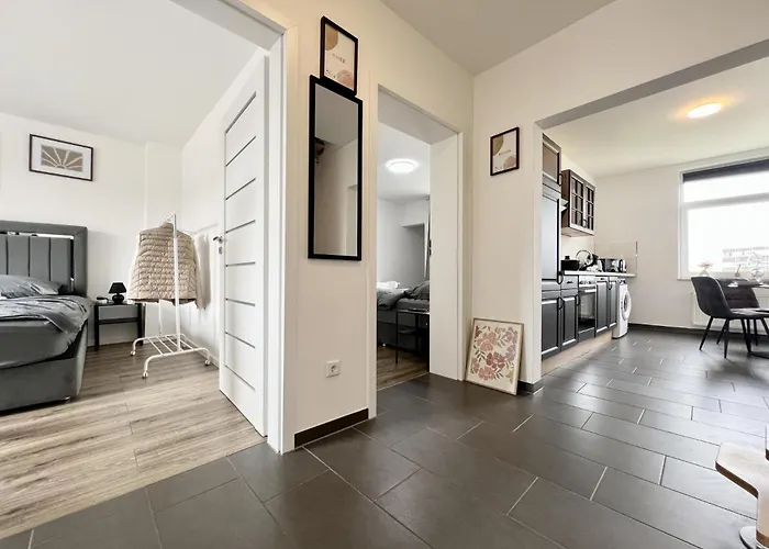 Zentrale 3 Balkon Messe *